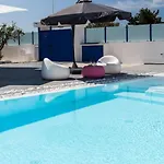 Leonida's - Shared Pool, Jacuzzi And 150mt Apartment