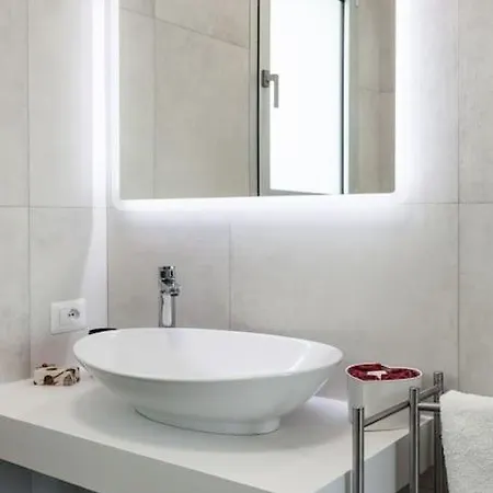 Leonida's - Shared Pool, Jacuzzi And 150mt * Su Forti