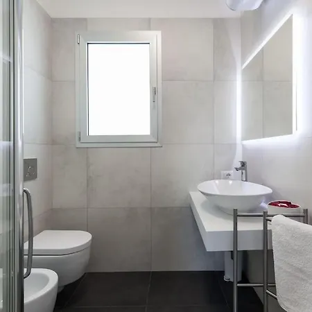 Leonida's - Shared Pool, Jacuzzi And 150mt Su Forti