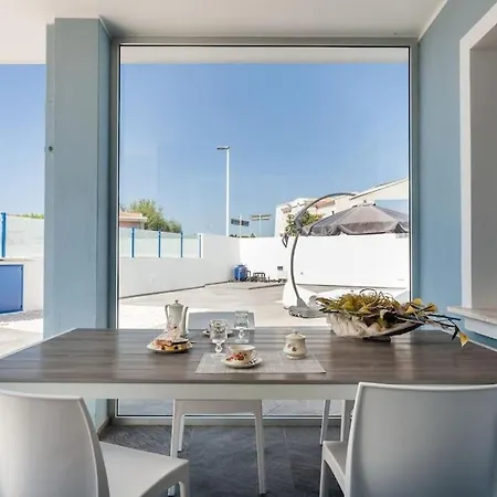 Leonida's - Shared Pool, Jacuzzi And 150mt