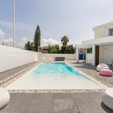 Leonida's - Shared Pool, Jacuzzi And 150mt Su Forti