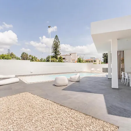 Leonida's - Shared Pool, Jacuzzi And 150mt Su Forti