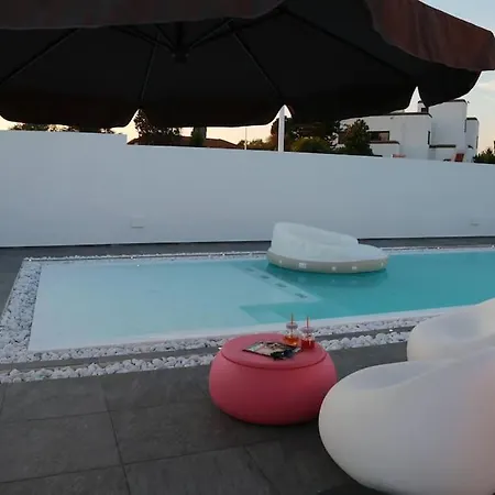 Lägenhet Leonida's - Shared Pool, Jacuzzi And 150mt