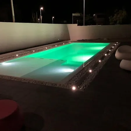 Leonida's - Shared Pool, Jacuzzi And 150mt Apartamento Su Forti