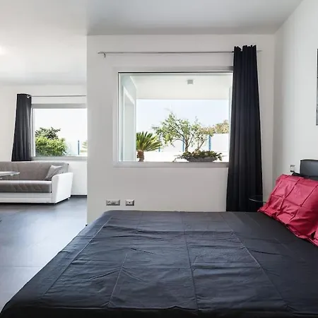 Apartamento Leonida's - Shared Pool, Jacuzzi And 150mt